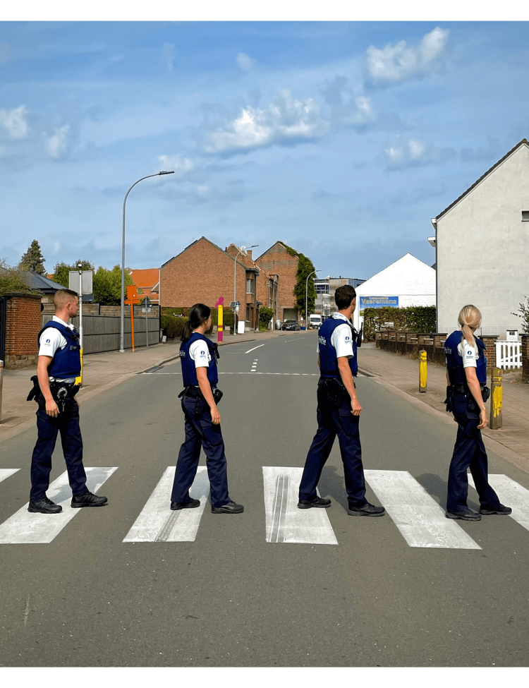 4 inspecteurs op zebrapad