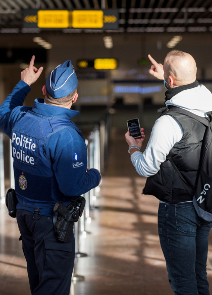 Patrouilleren in de luchthaven