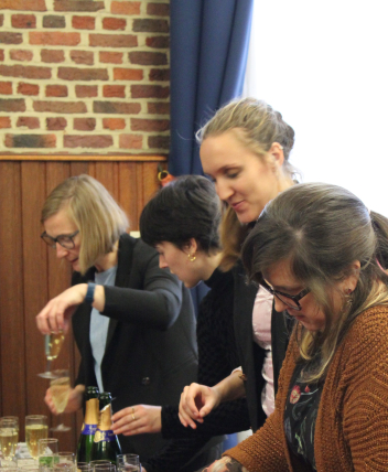 Medewerkers DGR samen