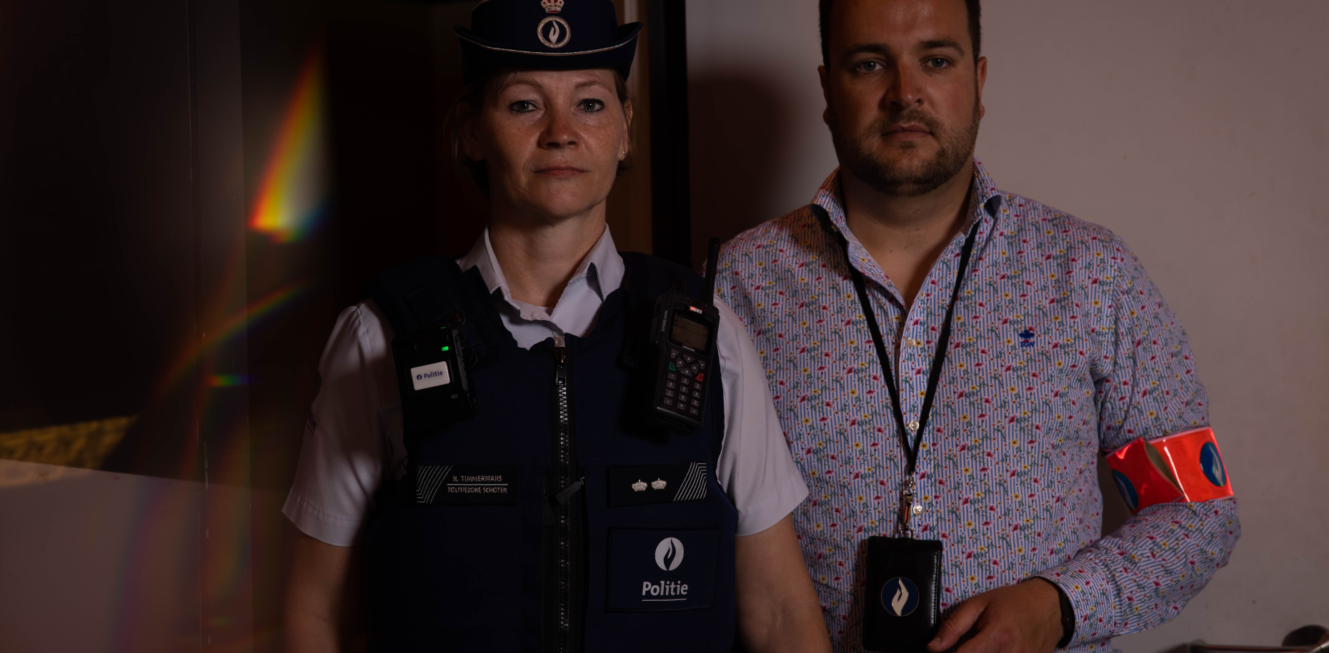 INPP SP AP homme/femme entrent dans la pièce